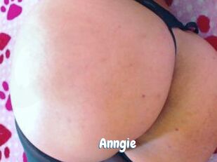 Anngie_