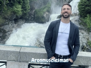 aronmusclesman Coquine Avenue