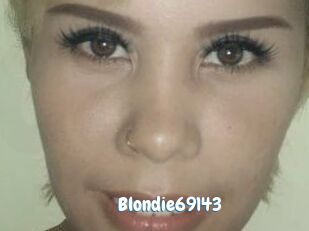 Blondie69143 Coquine Avenue