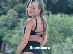 biancanora Coquine Avenue