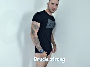 Brucie_strong