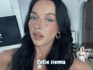 cutie_sienna Coquine Avenue
