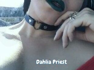 Dahlia_Priest