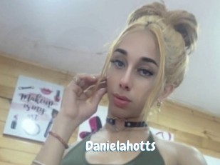 danielahotts Coquine Avenue