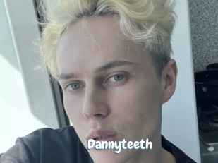 dannyteeth Coquine Avenue