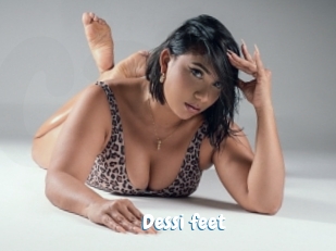 Dessi_feet