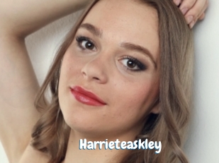 harrieteaskley Coquine Avenue