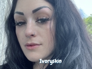 ivoryskin Coquine Avenue