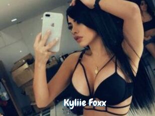 Kyliie_Foxx Coquine Avenue
