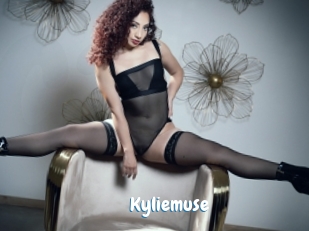 kyliemuse Coquine Avenue