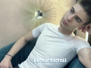 leonardocross Coquine Avenue