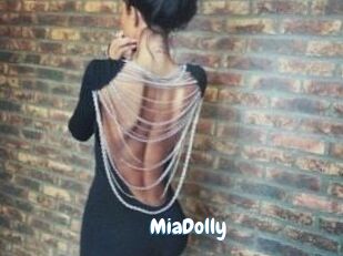 Mia_Dolly