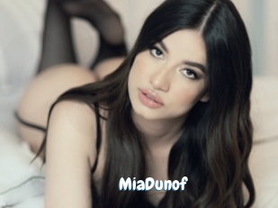 MiaDunof Coquine Avenue