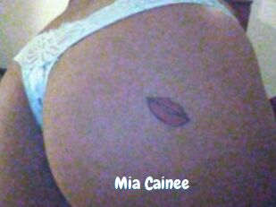 Mia_Cainee