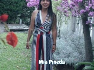 Mia_Pineda Coquine Avenue