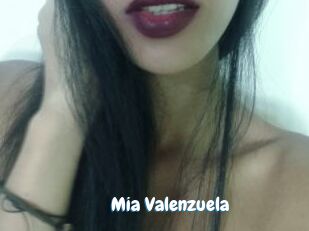 Mia_Valenzuela