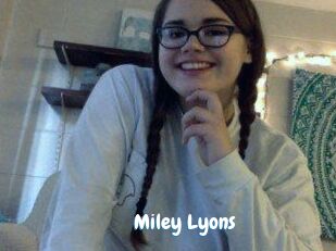 Miley_Lyons