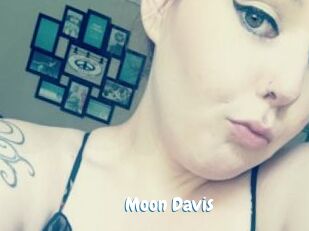 Moon_Davis