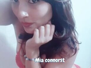 mia_connorst Coquine Avenue