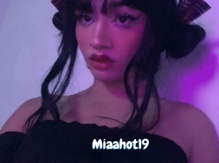 Miaahot19