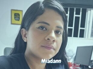 miadann Coquine Avenue