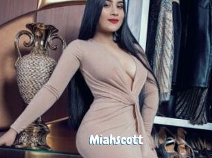 miahscott Coquine Avenue