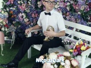NicolasClark Coquine Avenue