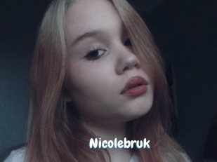 nicolebruk Coquine Avenue