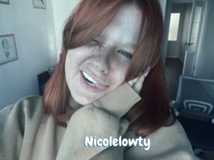 nicolelowty Coquine Avenue