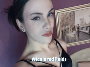 nicoleredfields Coquine Avenue