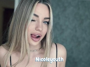 nicoleyouth Coquine Avenue