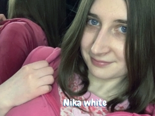 nika_white Coquine Avenue