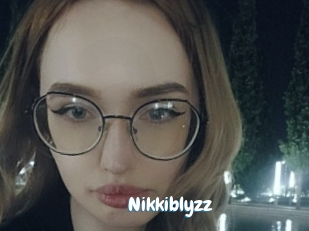 nikkiblyzz Coquine Avenue