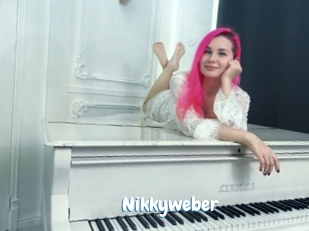 nikkyweber Coquine Avenue