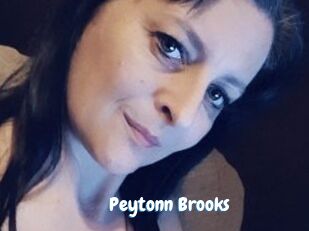 Peytonn_Brooks Coquine Avenue