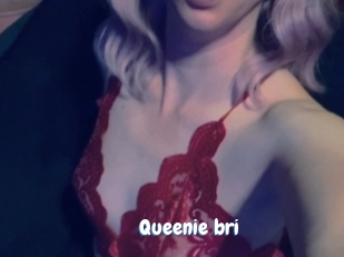 Queenie_bri