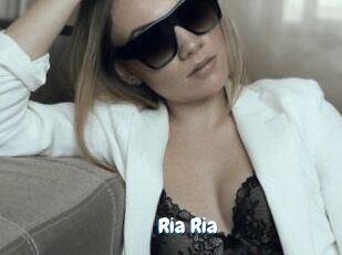 Ria_Ria Coquine Avenue
