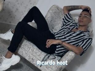 Ricardo_hoot