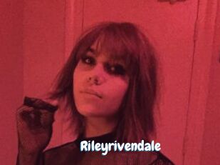 rileyrivendale Coquine Avenue