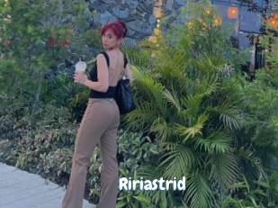 ririastrid Coquine Avenue
