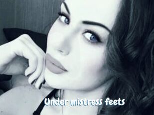Under_mistress_feets
