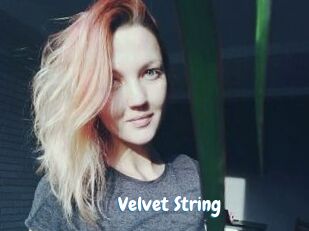 Velvet_String Coquine Avenue